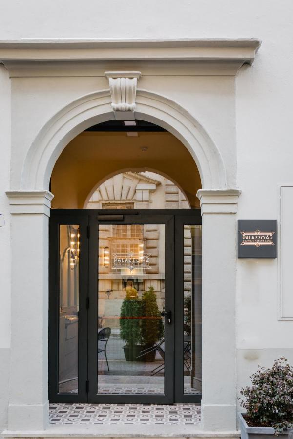 Palazzo 42 - Boutique Hotel & Suites Пистойя Экстерьер фото